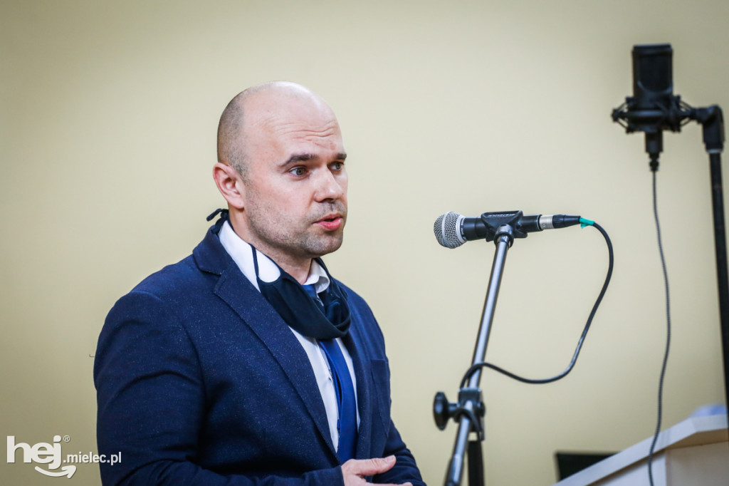 Debata na temat przejazdu kolejowego w Tuszowie Narodowym