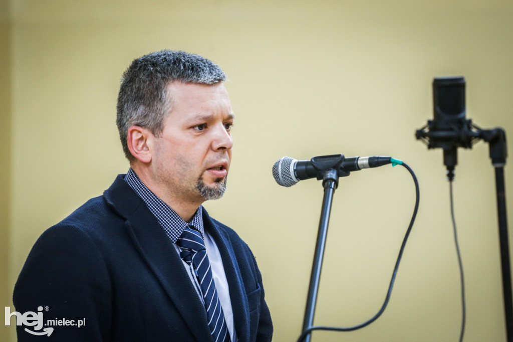 Debata na temat przejazdu kolejowego w Tuszowie Narodowym