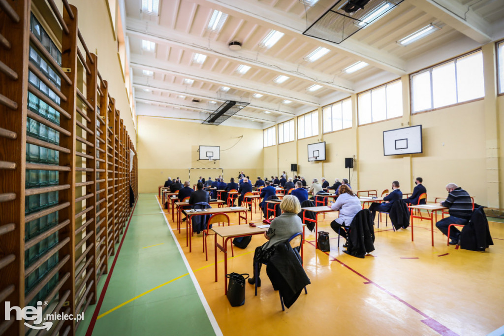 Debata na temat przejazdu kolejowego w Tuszowie Narodowym