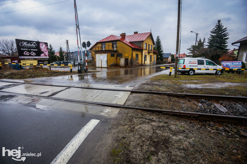 Debata na temat przejazdu kolejowego w Tuszowie Narodowym