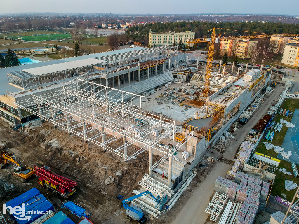 Sprawdziliśmy postępy na budowie hali sportowej