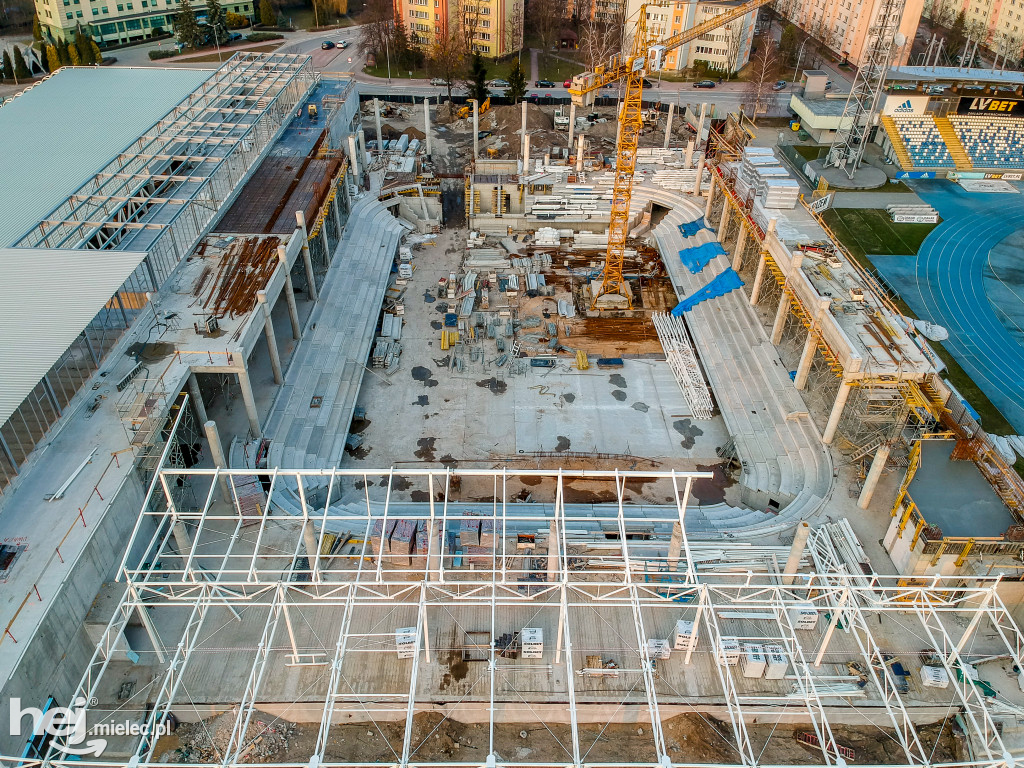 Sprawdziliśmy postępy na budowie hali sportowej