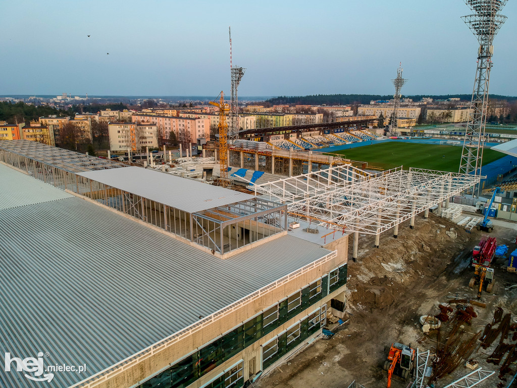 Sprawdziliśmy postępy na budowie hali sportowej