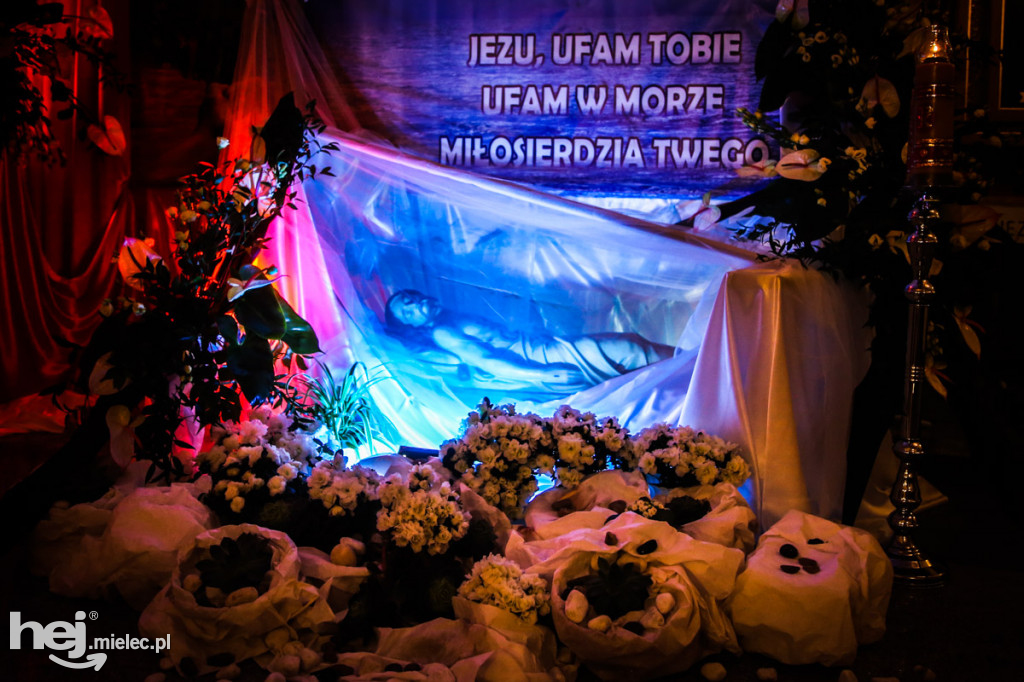 Jezus w grobie. Mamy zdjęcia z mieleckich parafii