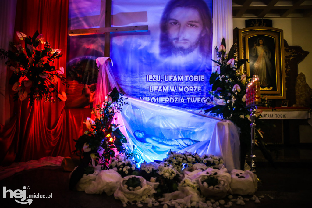 Jezus w grobie. Mamy zdjęcia z mieleckich parafii