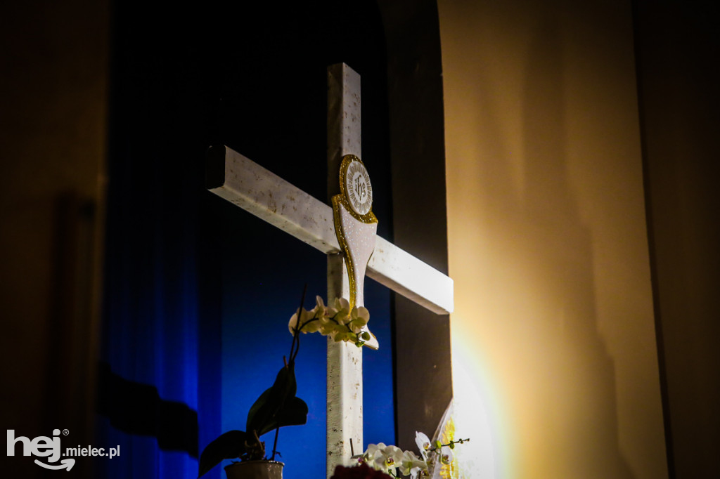 Jezus w grobie. Mamy zdjęcia z mieleckich parafii