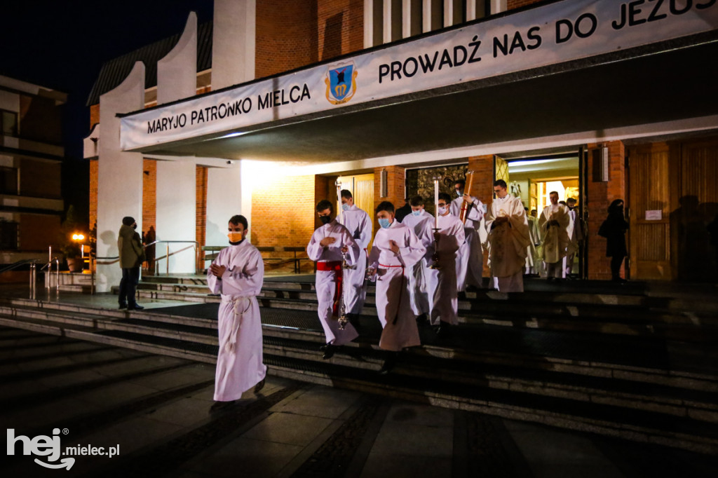 Liturgia Światła rozpoczęła Święta Wielkanocne