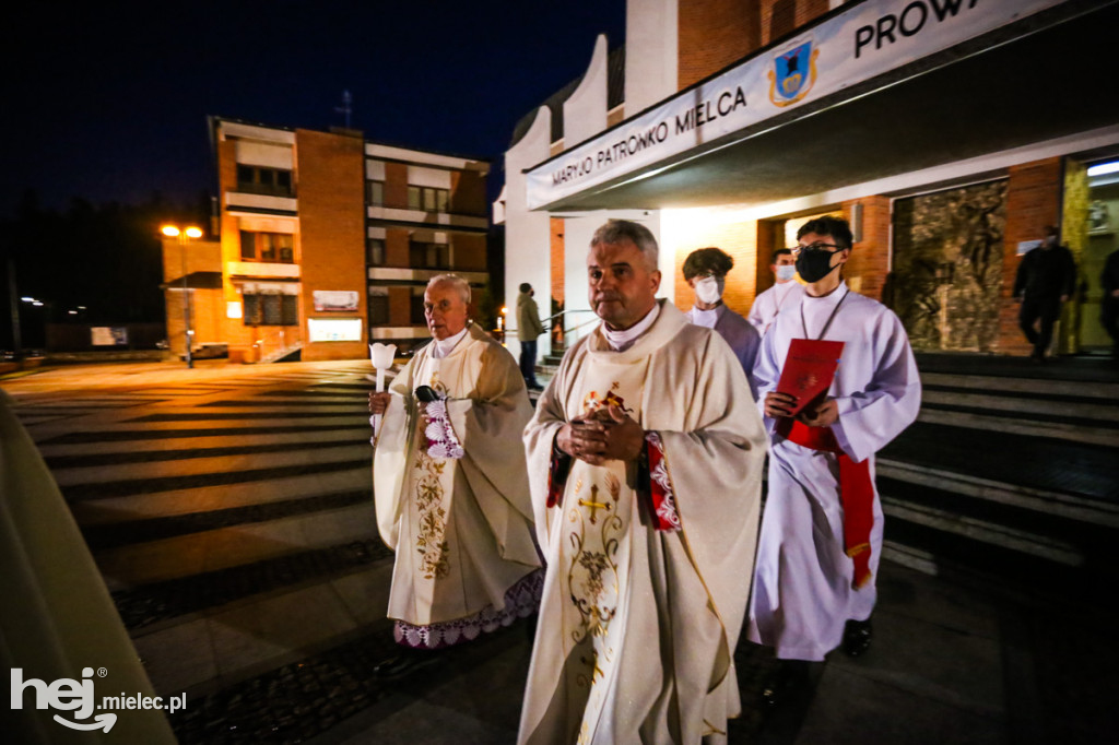 Liturgia Światła rozpoczęła Święta Wielkanocne