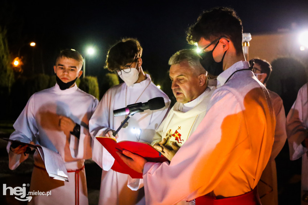 Liturgia Światła rozpoczęła Święta Wielkanocne
