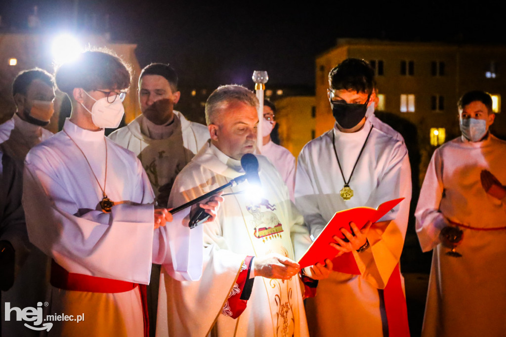 Liturgia Światła rozpoczęła Święta Wielkanocne