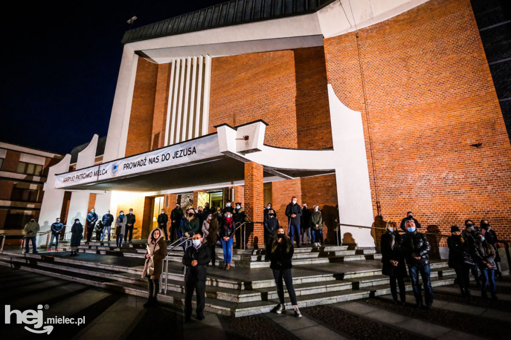 Liturgia Światła rozpoczęła Święta Wielkanocne
