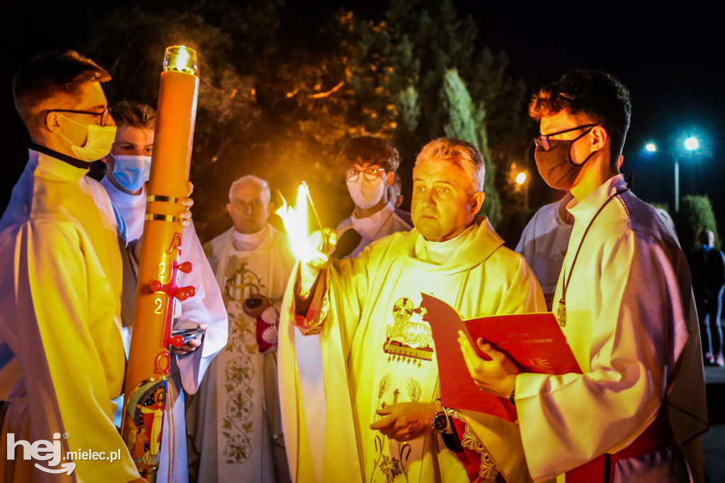 Liturgia Światła rozpoczęła Święta Wielkanocne