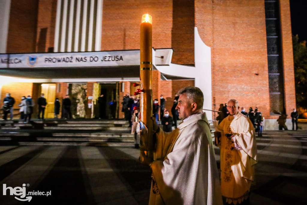 Liturgia Światła rozpoczęła Święta Wielkanocne