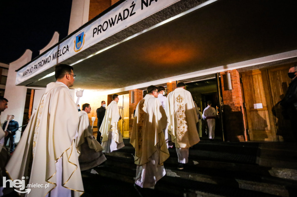 Liturgia Światła rozpoczęła Święta Wielkanocne