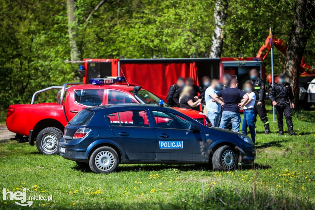 Ciało mężczyzny odnalezione na terenie Stawów Cyranowskich
