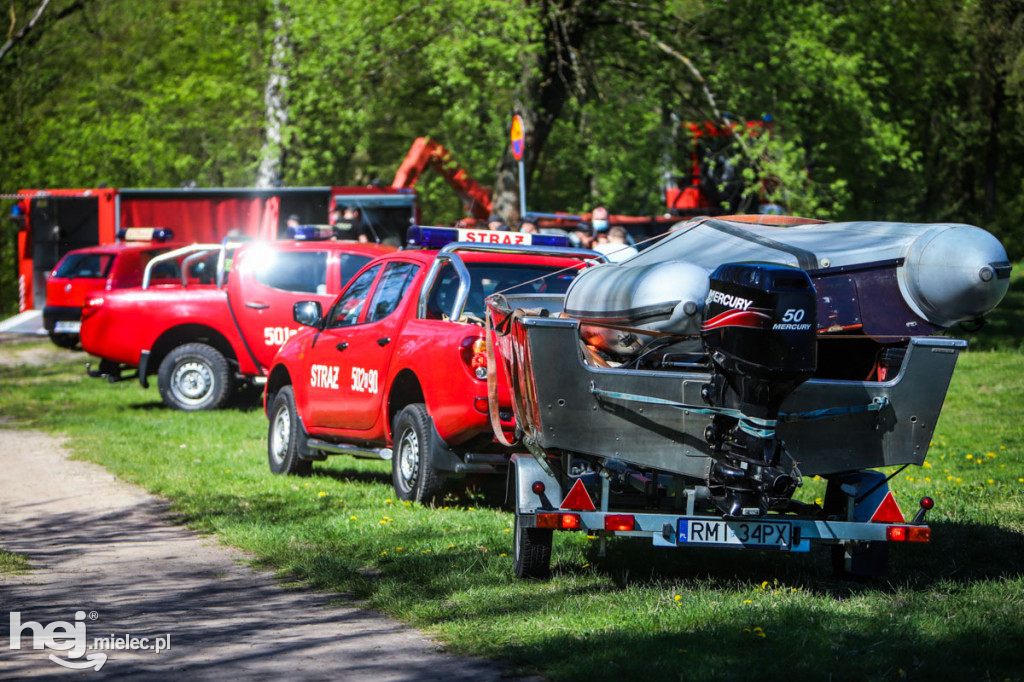 Ciało mężczyzny odnalezione na terenie Stawów Cyranowskich