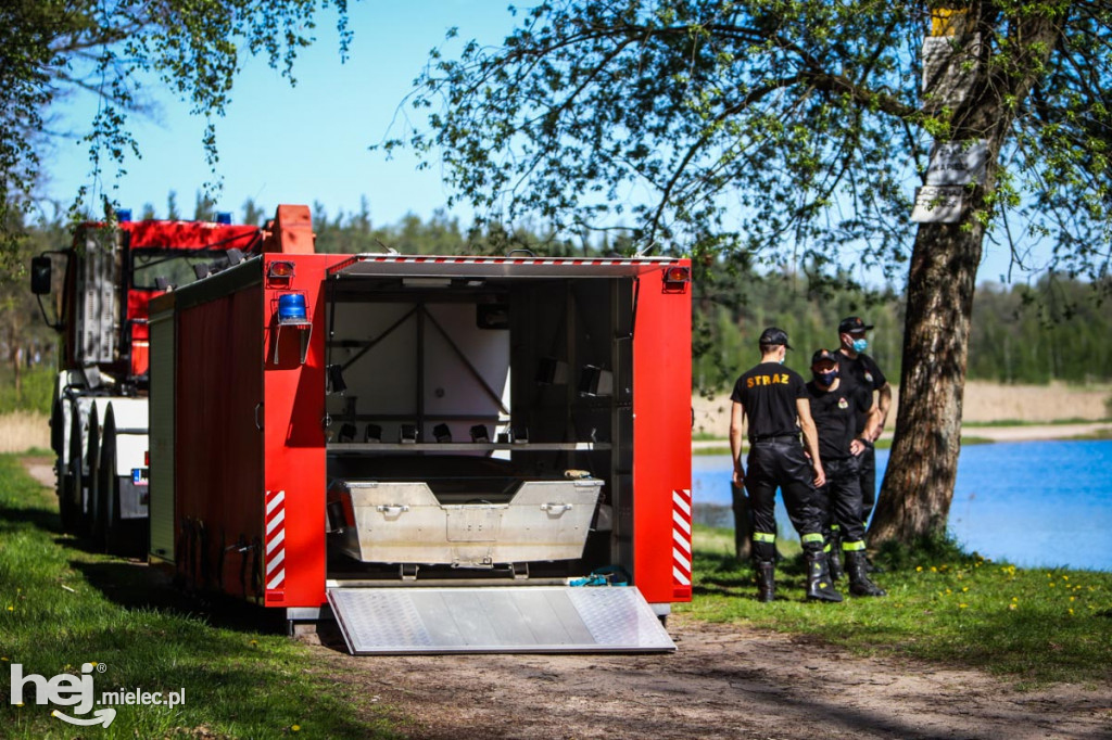 Ciało mężczyzny odnalezione na terenie Stawów Cyranowskich