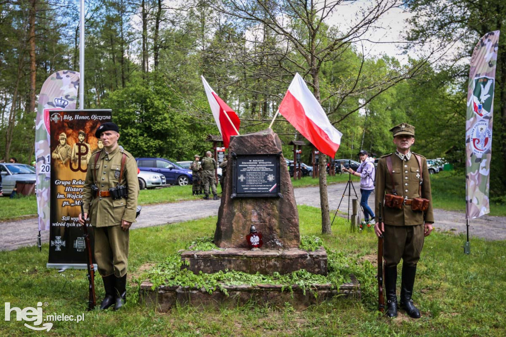 Wiosna Niezłomnych. Posadzili trzy kolejne Dęby Pamięci