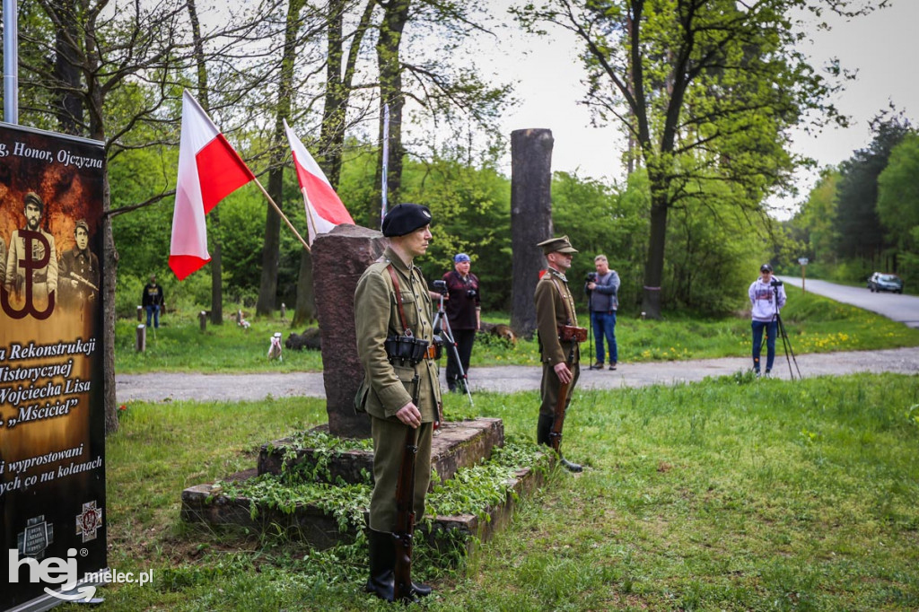 Wiosna Niezłomnych. Posadzili trzy kolejne Dęby Pamięci