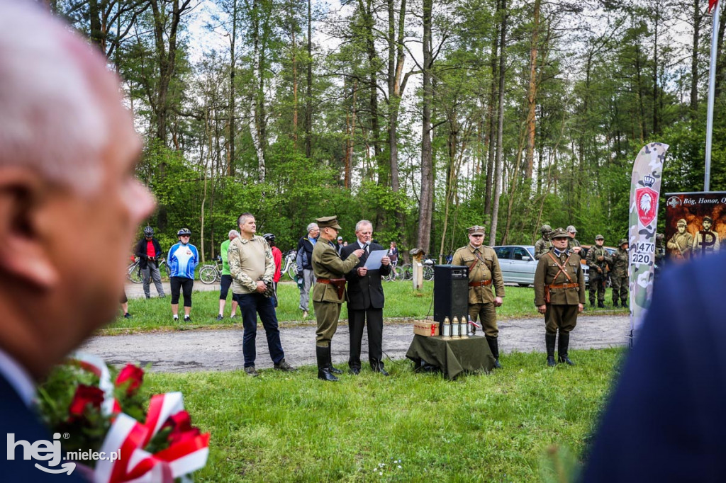 Wiosna Niezłomnych. Posadzili trzy kolejne Dęby Pamięci