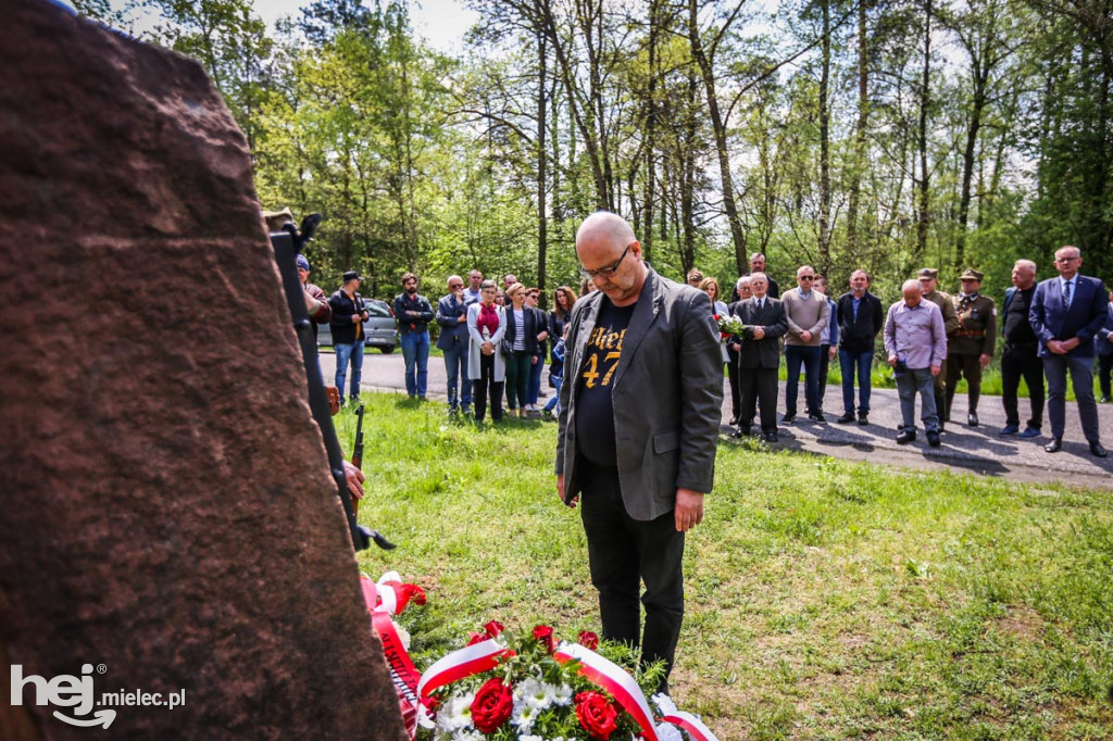 Wiosna Niezłomnych. Posadzili trzy kolejne Dęby Pamięci