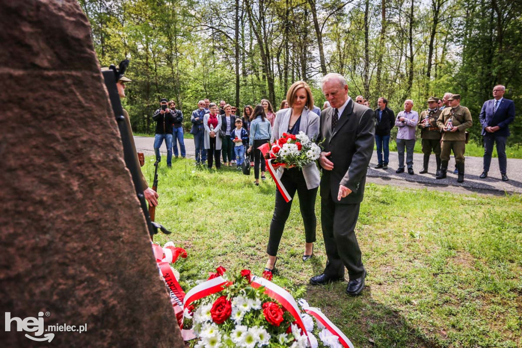 Wiosna Niezłomnych. Posadzili trzy kolejne Dęby Pamięci