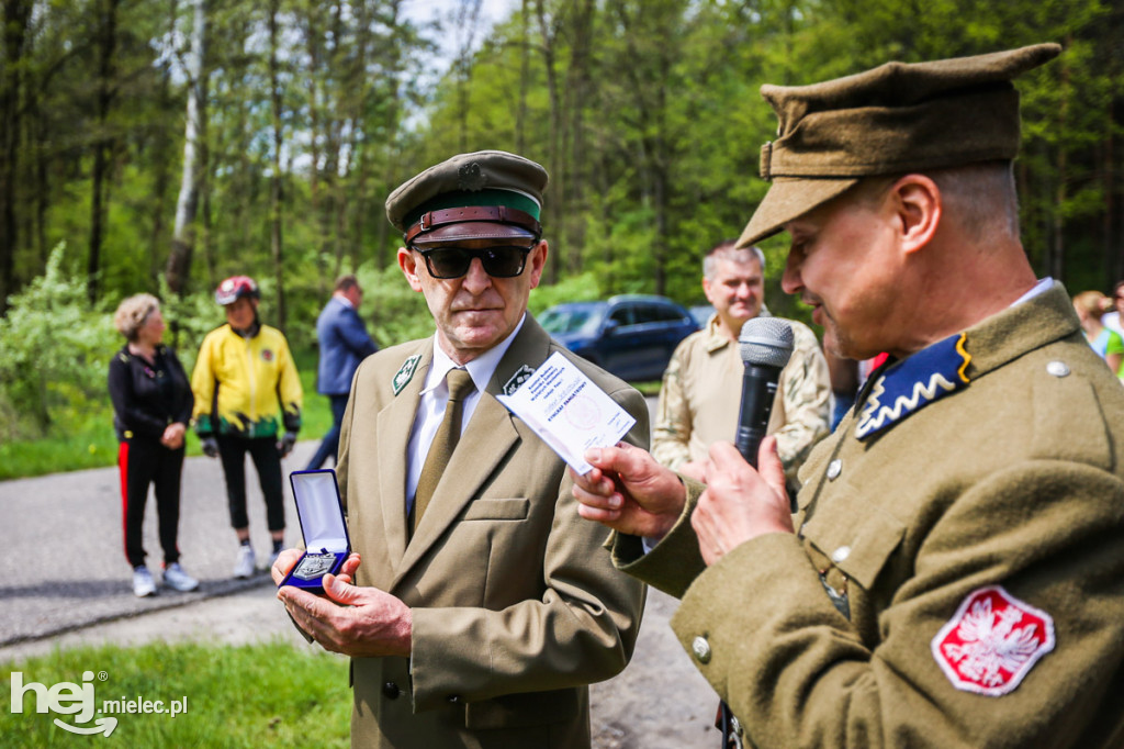 Wiosna Niezłomnych. Posadzili trzy kolejne Dęby Pamięci