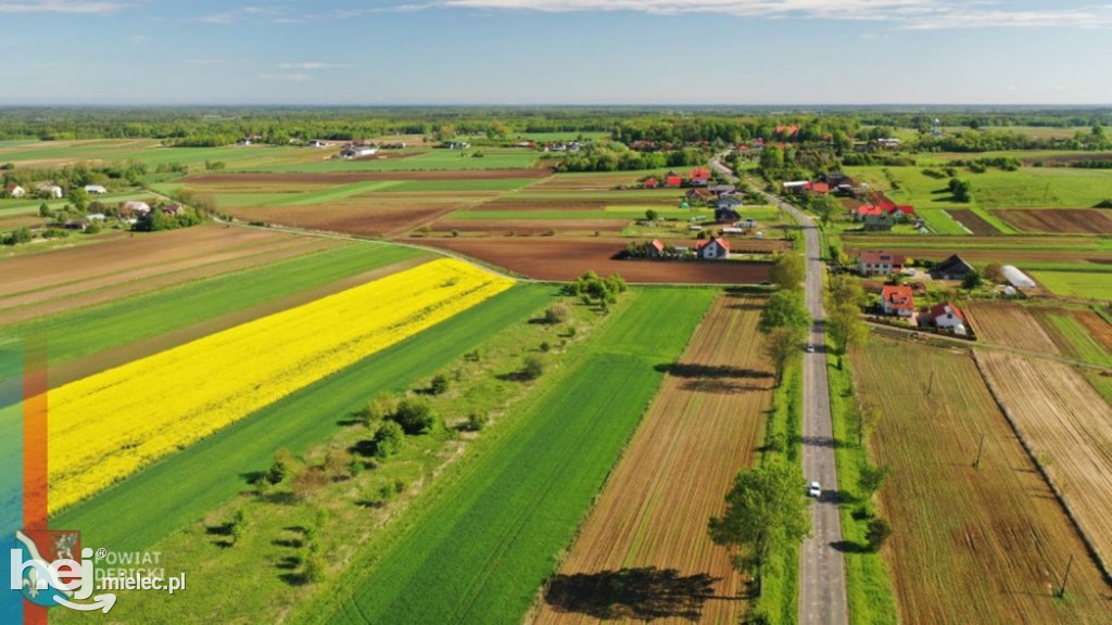 Droga powiatowa Zdziarzec - Dębica w Zasowie [DRON]