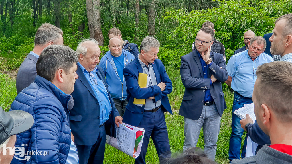 Mieszkańcy Smoczki czują się oszukani. Spór o bloki dla młodych