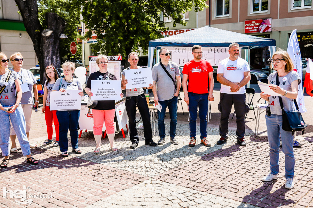 Tour de Konstytucja na Placu AK