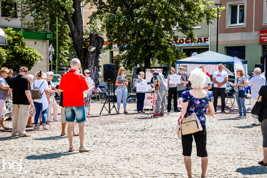 Tour de Konstytucja na Placu AK