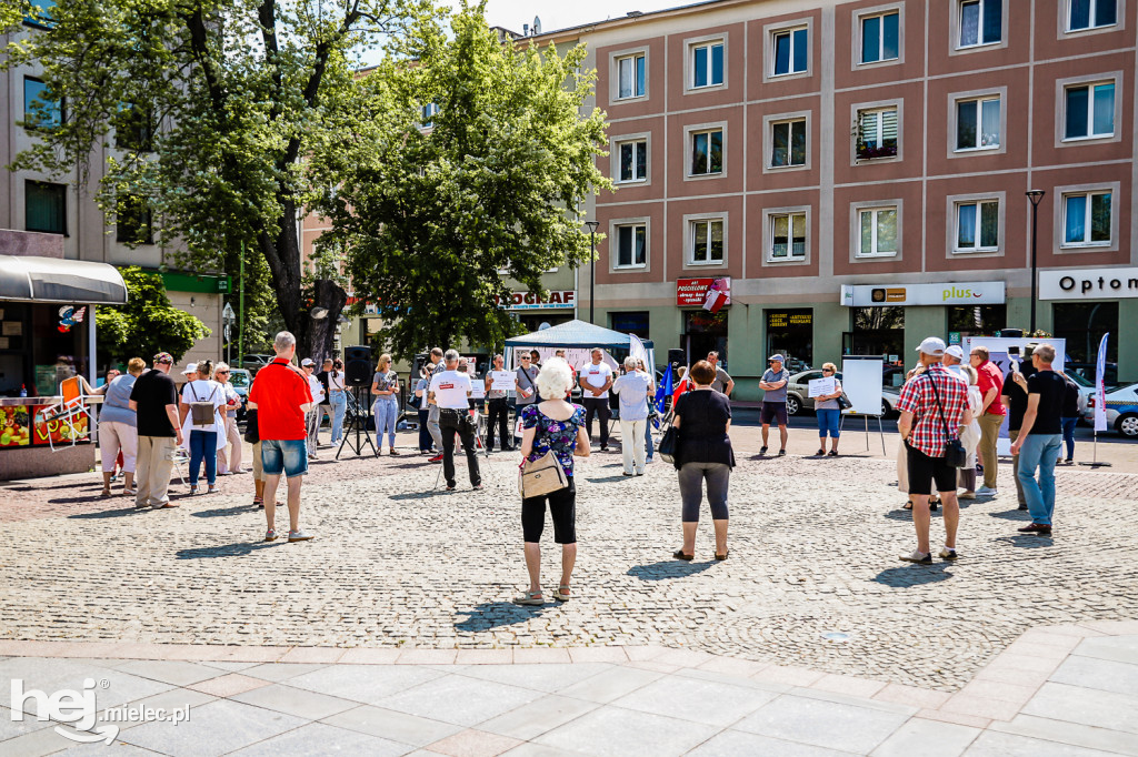Tour de Konstytucja na Placu AK