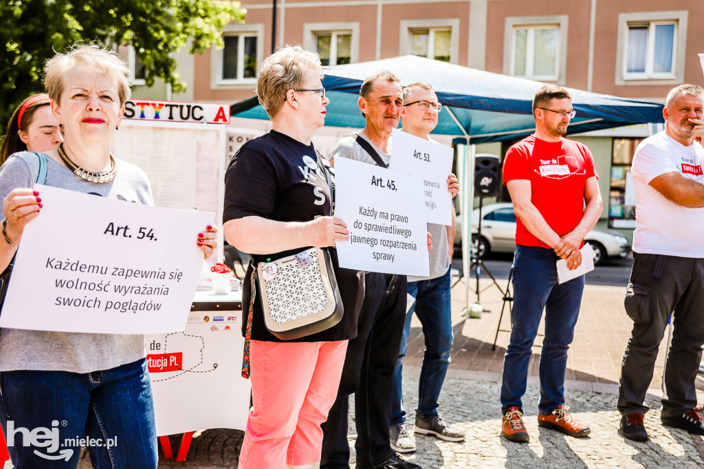 Tour de Konstytucja na Placu AK