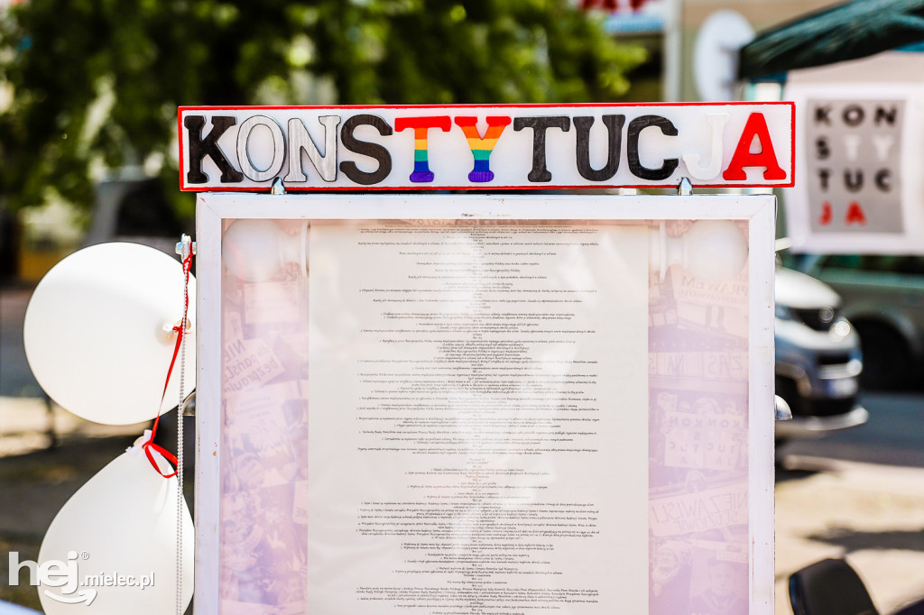 Tour de Konstytucja na Placu AK