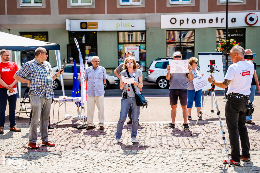 Tour de Konstytucja na Placu AK