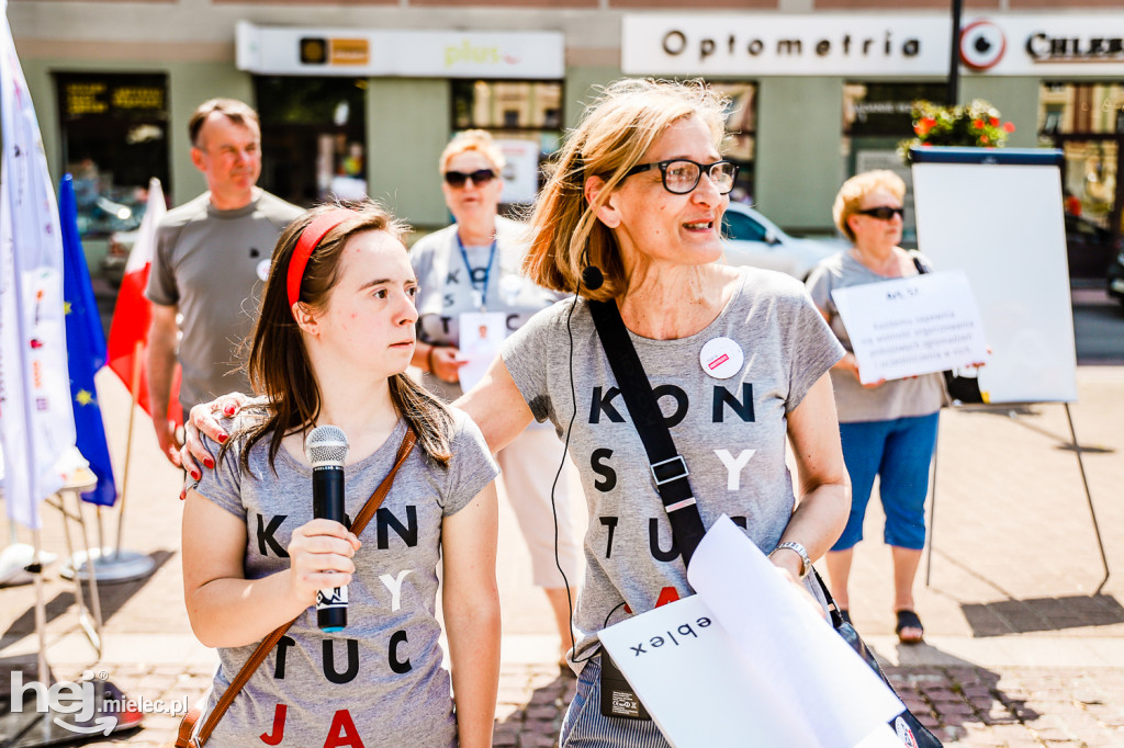 Tour de Konstytucja na Placu AK