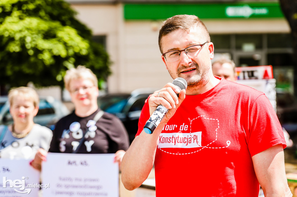 Tour de Konstytucja na Placu AK