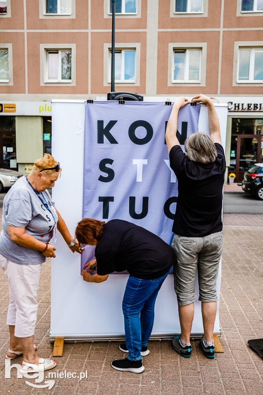 Tour de Konstytucja na Placu AK
