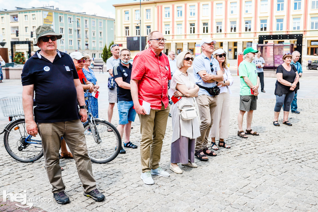 Tour de Konstytucja na Placu AK