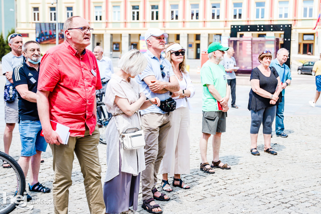 Tour de Konstytucja na Placu AK