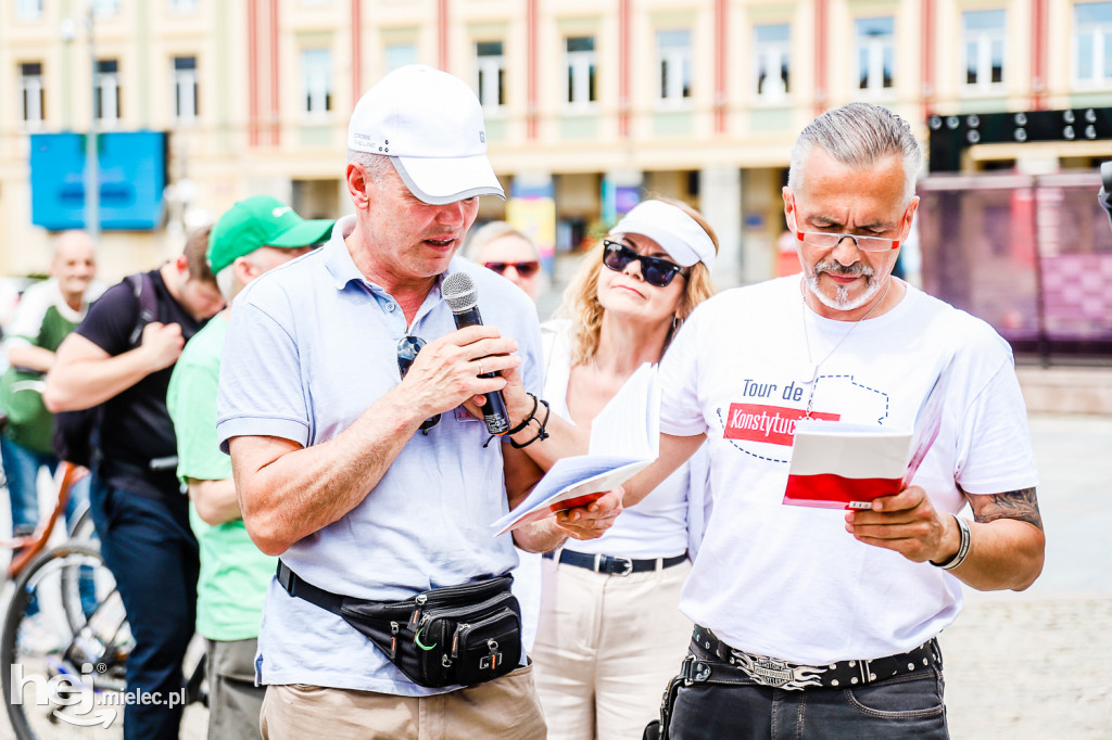 Tour de Konstytucja na Placu AK