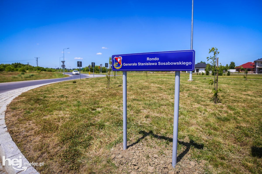 Nadanie imion dwóm rondom w Chorzelowie