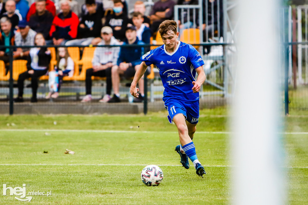 Czarni Trześń - Stal III Mielec: mecz i feta
