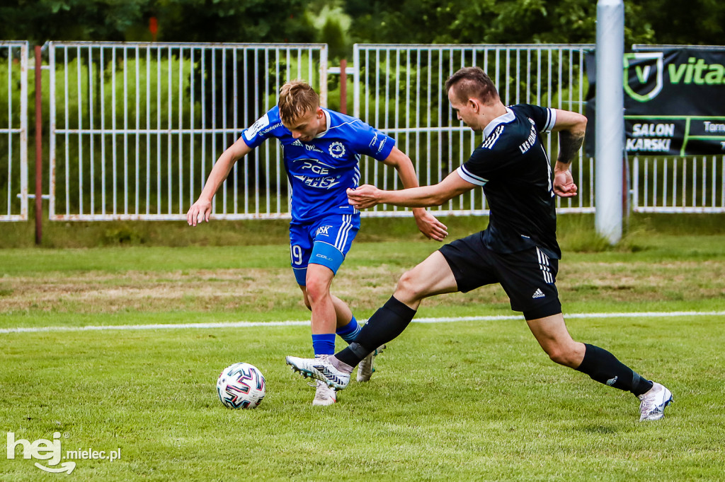 Czarni Trześń - Stal III Mielec: mecz i feta