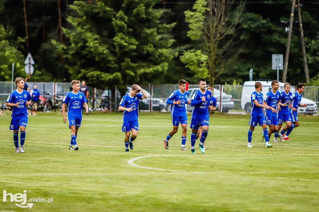 Czarni Trześń - Stal III Mielec: mecz i feta