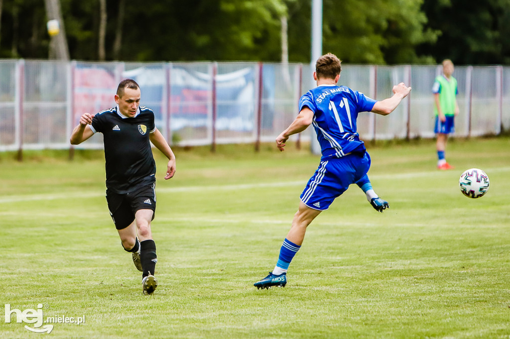 Czarni Trześń - Stal III Mielec: mecz i feta