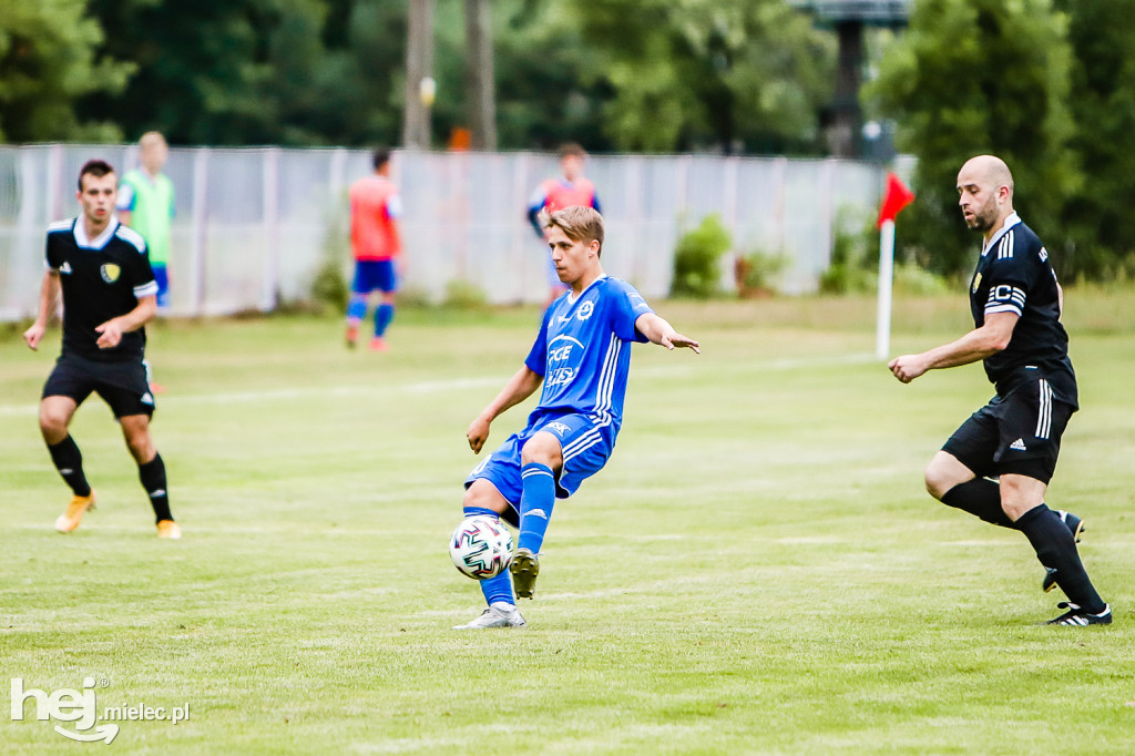 Czarni Trześń - Stal III Mielec: mecz i feta