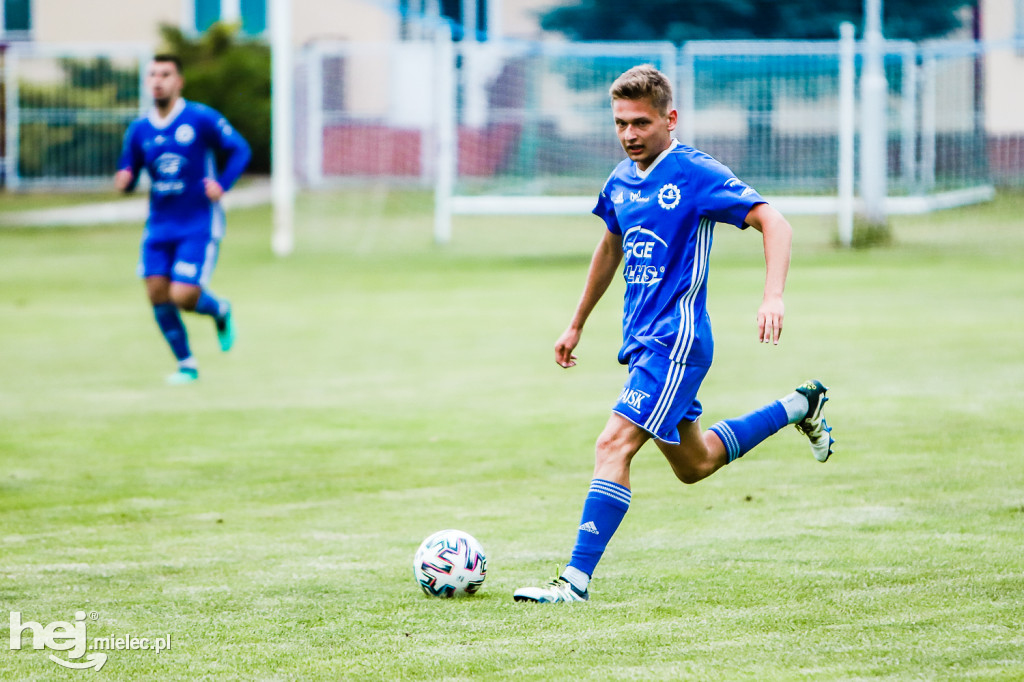 Czarni Trześń - Stal III Mielec: mecz i feta
