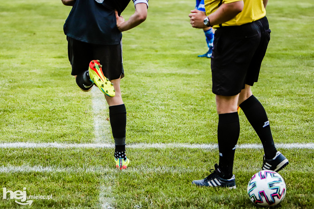 Czarni Trześń - Stal III Mielec: mecz i feta