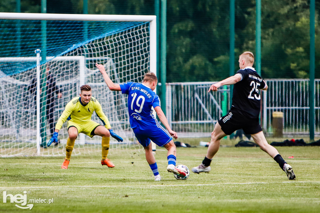 Czarni Trześń - Stal III Mielec: mecz i feta